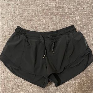lululemon hotty hot short